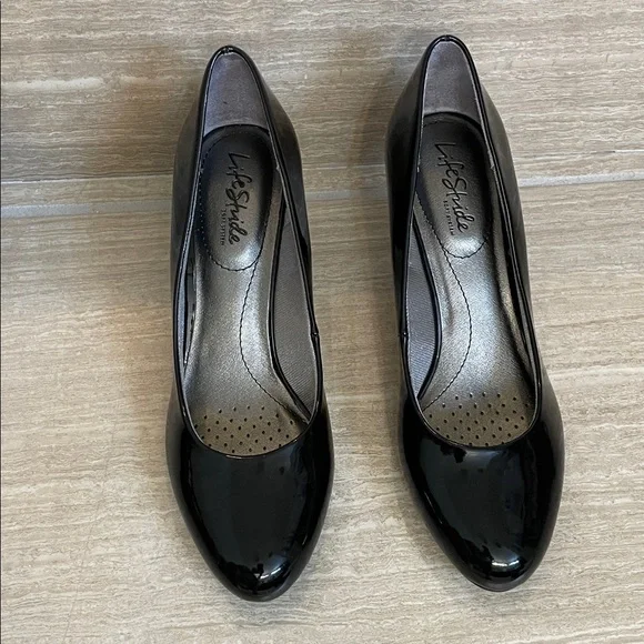 LIFE STRIDE NWOT Women’s Size 9 Shiny Black Pumps Low Heel patent - Picture 7 of 13